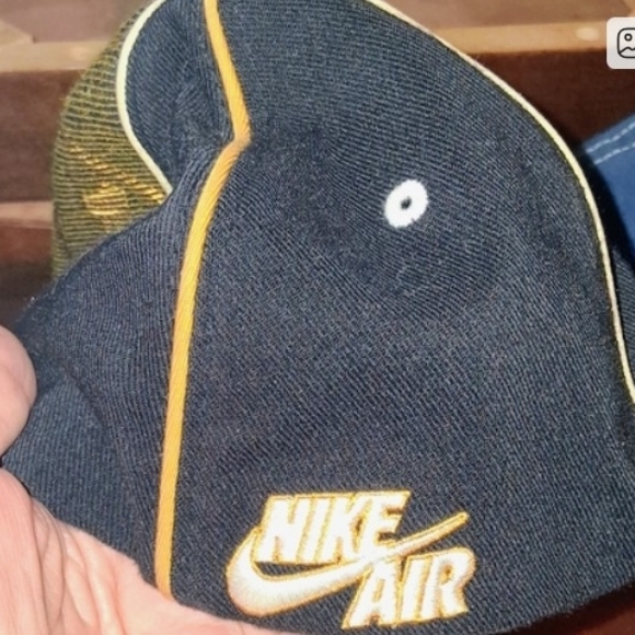 Nike Cap - Picture 2 of 2